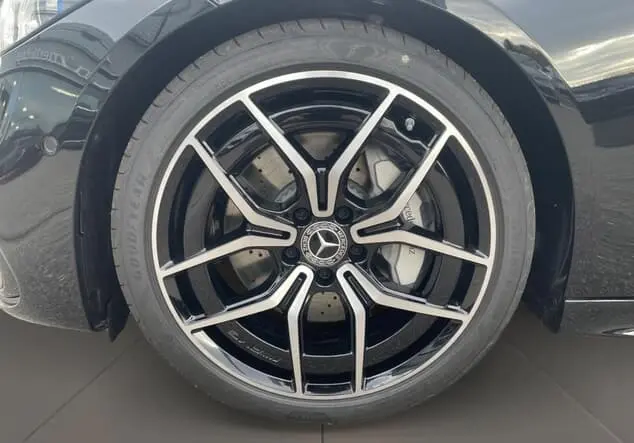 Angebotsdetails Mercedes-Benz C 300 4MATIC T-Modell Metalliclack obsidianschwarz