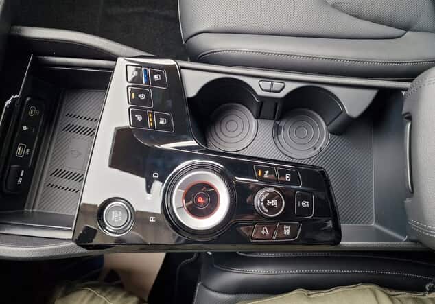 Angebotsdetails Kia Sportage Spirit 4WD DRIVE Grau ((H8G) PENTA METAL M)