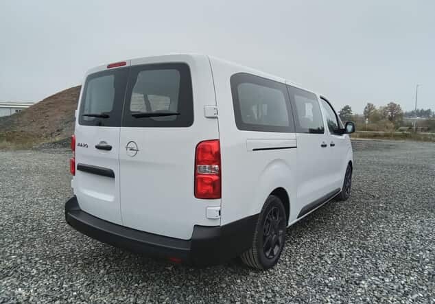Angebotsdetails Opel Vivaro Opel Vivaro Kombi 9-Sitzer Lang 2.0 BlueHDi 180 130 kW (177 PS) 8-Gang Automatikgetriebe Arktis Weiß