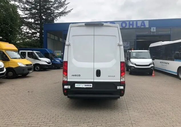 Angebotsdetails Iveco Daily Rückfahrkamera Ladungssicherung Weiß