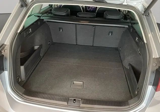 Angebotsdetails Volkswagen Passat Variant GTE 1.4 TSI +STANDHEIZ+LEDER Silber (Pyritsilber Metallic)
