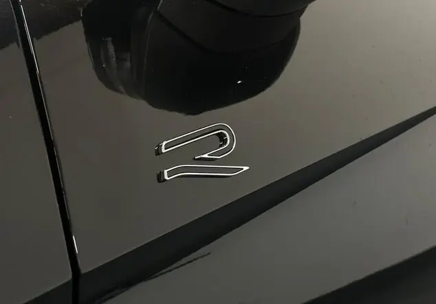 Angebotsdetails Volkswagen Passat 2,0 TDI SCR R-Line Grenadillschwarz Metallic