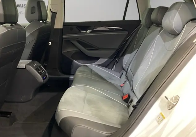 Angebotsdetails Volkswagen Passat Variant B9 1.5 TSI eHybrid Business Weià (Oryxweià Perlmutteffekt)