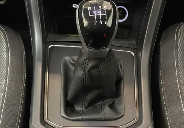 Angebotsdetails Volkswagen Touran 2.0 TDI Active / Grau (Delfingrau Metallic)