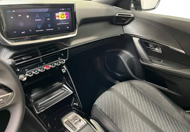 Angebotsdetails Peugeot 2008 Allure 1.2 Pure Grau/typ aussenverkleidung-lackierung