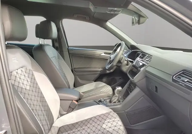 Angebotsdetails Volkswagen Tiguan R-Line 2.0 TDI 4Motion Grau (Delfingrau Metallic)