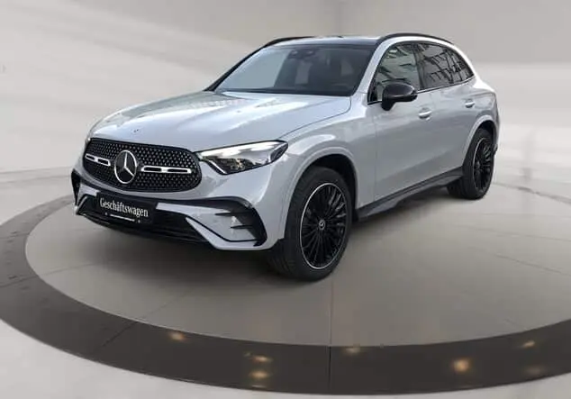Angebotsdetails Mercedes-Benz GLC 300 e 4MATIC mit EQ Hybrid ++sofort verfügbar++ Manufaktur lack manufaktur alpingrau uni