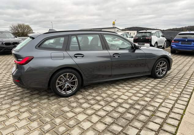 Angebotsdetails BMW 3er 320 d xDrive Sport Line 360° AppleCar, LED, Mineralgrau Metallick