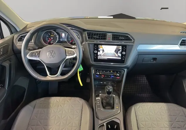 Angebotsdetails Volkswagen Tiguan 1.5TSI Life RfK MatrixLED Silber (Ivory Silver Metallic)