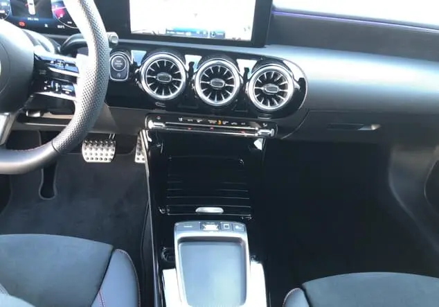 Angebotsdetails Mercedes-Benz CLA 180 Shooting Brake ++sofort verfügbar++ weiß unilack polarweiß