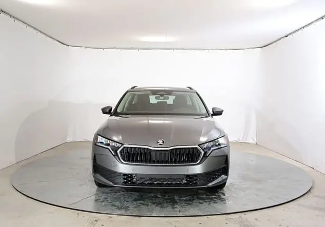 Angebotsdetails Skoda Octavia Combi Skoda Octavia Combi Essence 1.5 TSI 85 kW (116 PS) 7-Gang-DSG Graphite-Grau Metallic