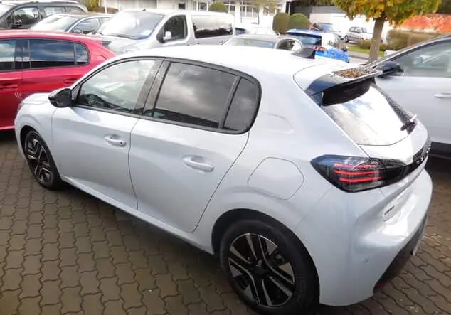 Angebotsdetails Peugeot 208 Allure Benzin 100*Sitzheizung-PDC* Okenitweiß