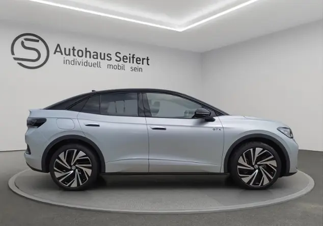 Angebotsdetails Volkswagen ID.5 GTX 4MOTION 250 kW (340 PS) 79 kWh 1-G-Auto Silber (Scale Silver Metallic / Schwarz)