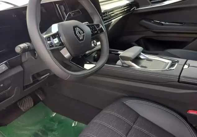 Angebotsdetails Renault Austral Techno Mild Hybrid 160 PS Automatik weiß