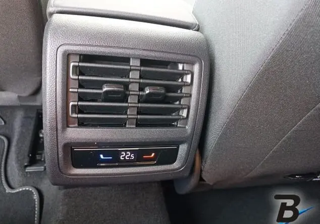 Angebotsdetails Volkswagen Golf VIII Variant 1.5 TSI Life AHK+LED-Plus+ACC+ Silber