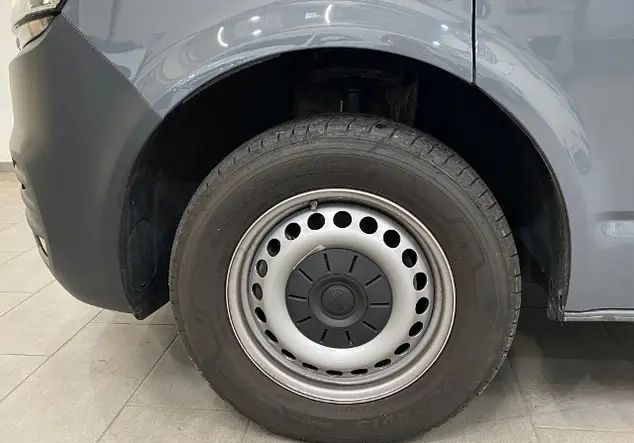 Angebotsdetails Volkswagen T6.1 Kombi 2.0 TDI LR / 9-Sitzer DAB+ Grau (Pure Grey)