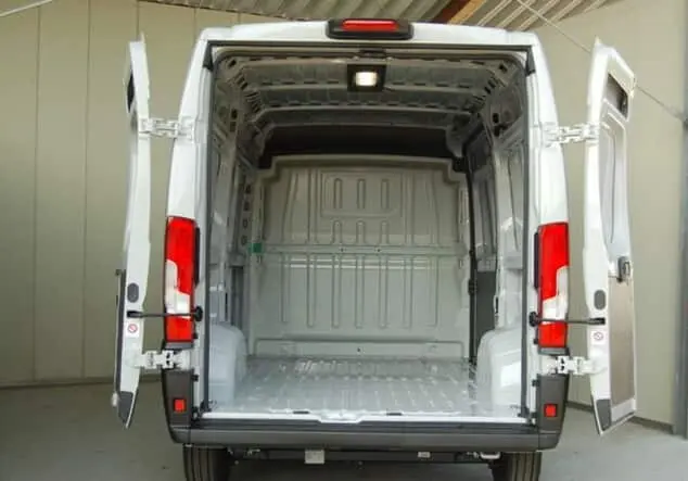 Angebotsdetails Fiat Ducato Elektro L2H2 verblecht Grau