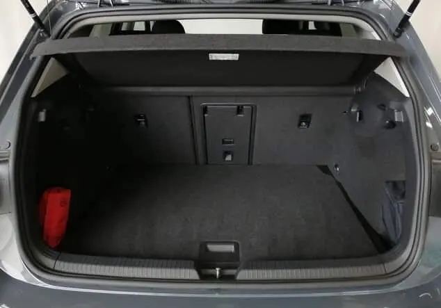 Angebotsdetails Volkswagen Golf Golf VIII STYLE 2.0TDI 150PS ACC.AHK.KAMERA.NAVI+VC.LED.LKRD-HZG.SH Delfingrau Metallic