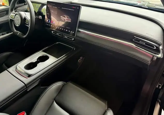 Angebotsdetails Mazda 6E 6e 258PS TAKUMI*LEDER-S*PANO Jet Black