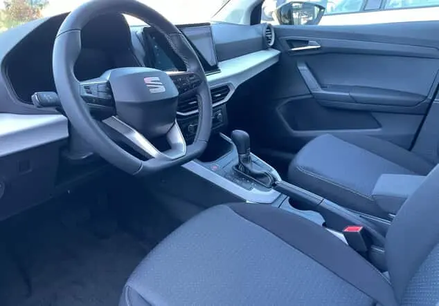 Angebotsdetails Seat Arona Arona Road Edition 1.0 TSI 85 kW (116 PS) 7-Gang-DSG Weiß Metallic, Schwarz Metallic, Grau Metallic