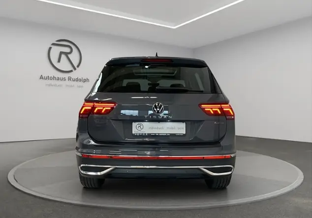 Angebotsdetails Volkswagen Tiguan 2.0 TSI 4Motion Elegance / K Grau (Delfingrau Metallic)