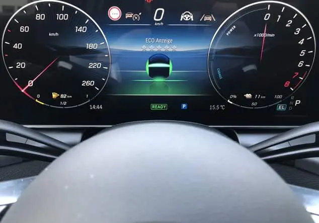 Angebotsdetails Mercedes-Benz GLC 300 e 4MATIC mit EQ Hybrid ++sofort verfügbar++ Manufaktur lack manufaktur alpingrau uni