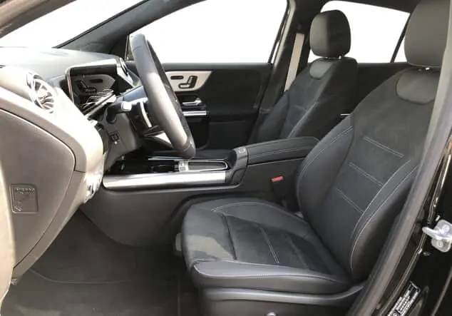 Angebotsdetails Mercedes-Benz GLA 220 d 4MATIC ++sofort verfügbar++ Metalliclack kosmosschwarz