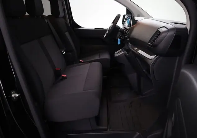 Angebotsdetails Opel Vivaro Opel Kombi 9-Sitzer Lang 2.0 BlueHDi 180 130 kW (177 PS) 8-Gang Automatikgetriebe Diesel Karbon Schwarz (Metallic)
