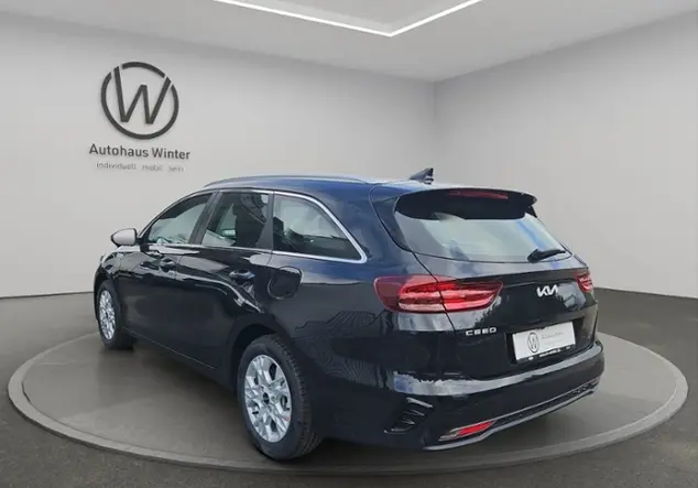 Angebotsdetails Kia Ceed Sportswagon Ultimate Edition 140 Schwarz (Zilinaschwarz)