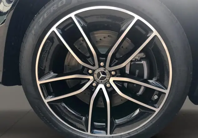 Angebotsdetails Mercedes-Benz GLE 450 4MATIC ++verfügbar ab 25.09.2025++ Metalliclack obsidianschwarz