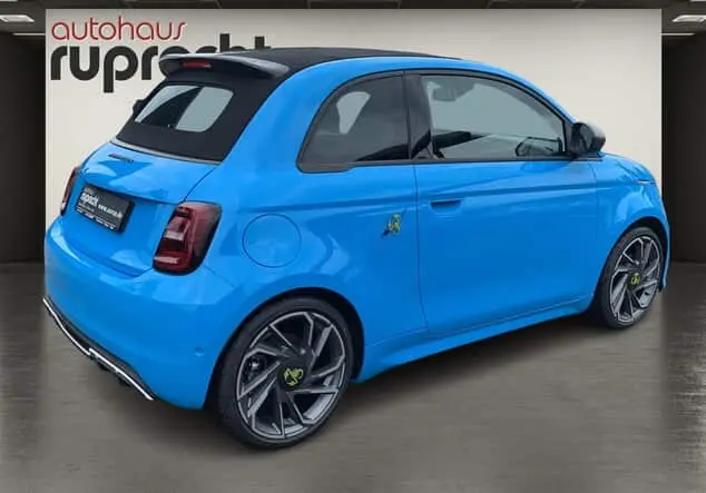 Angebotsdetails Abarth 500e Scorpione Blau