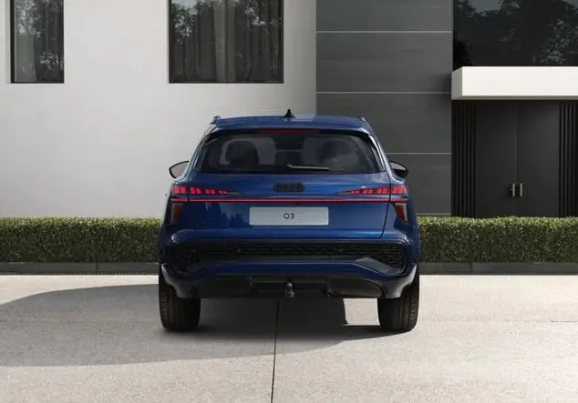 Angebotsdetails Audi Q3 Audi Q3 S line 1.5 TFSI 110 kW (150 PS) 7-Gang tronic Navarrablau Metallic