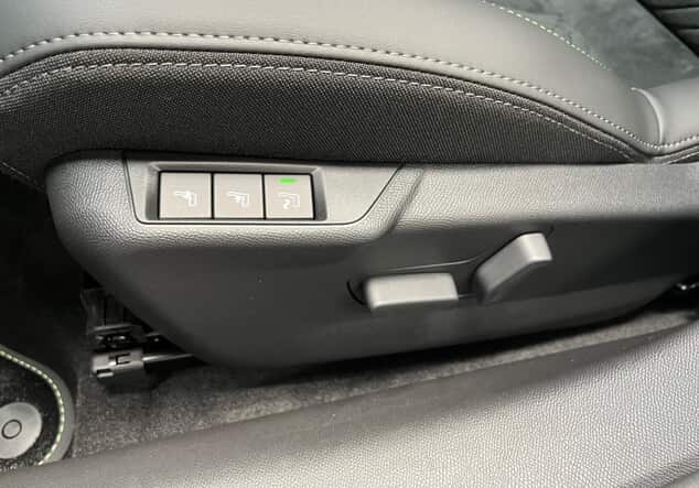 Angebotsdetails Peugeot 208 1.2 Hybrid 110 GT Seleniumgrau