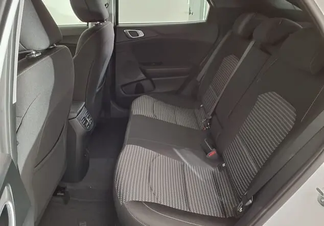 Angebotsdetails Kia XCeed Kia Xceed MY26 1.0 T-GDI MHEV 85 kW (115 PS) 7-Gang-DCT Deluxeweiß Metallic