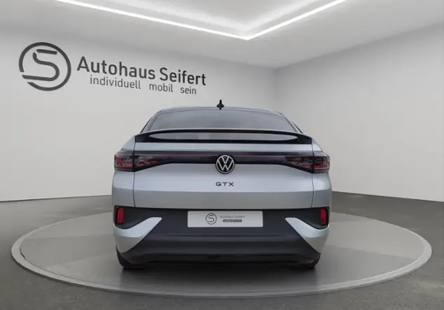 Angebotsdetails Volkswagen ID.5 GTX 4MOTION 250 kW (340 PS) 79 kWh 1-G-Auto Silber (Scale Silver Metallic / Schwarz)