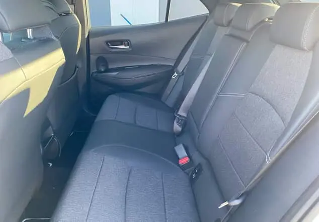 Angebotsdetails Toyota Corolla 1,8l Hybrid Team D Technik-Paket weiß