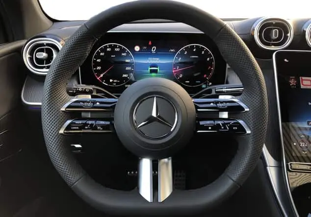 Angebotsdetails Mercedes-Benz GLC 300 4MATIC ++sofort verfügbar++ Metalliclack obsidianschwarz