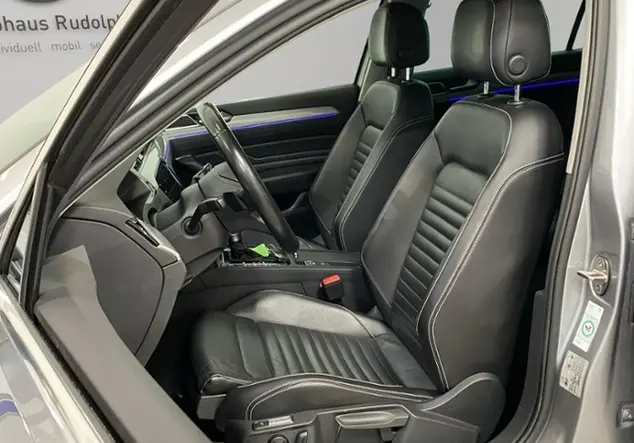Angebotsdetails Volkswagen Passat Variant GTE 1.4 TSI +STANDHEIZ+LEDER Silber (Pyritsilber Metallic)