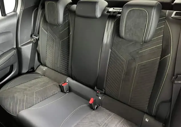 Angebotsdetails Peugeot 208 1.2 Hybrid 110 GT Lack weiss banquise/typ aussenverkleidung spiegel