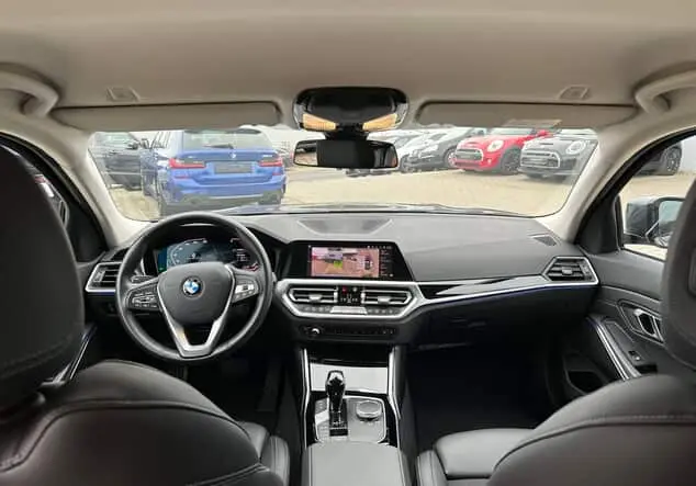 Angebotsdetails BMW 3er 320 d xDrive Sport Line 360° AppleCar, LED, Mineralgrau Metallick