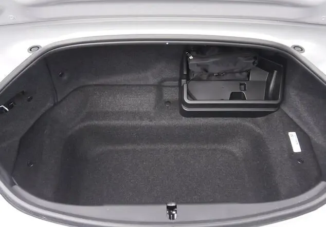 Angebotsdetails Mazda MX-5 1.5L SKYACTIV-G (132 hp) 6MT HOMURA AERO GRAY M