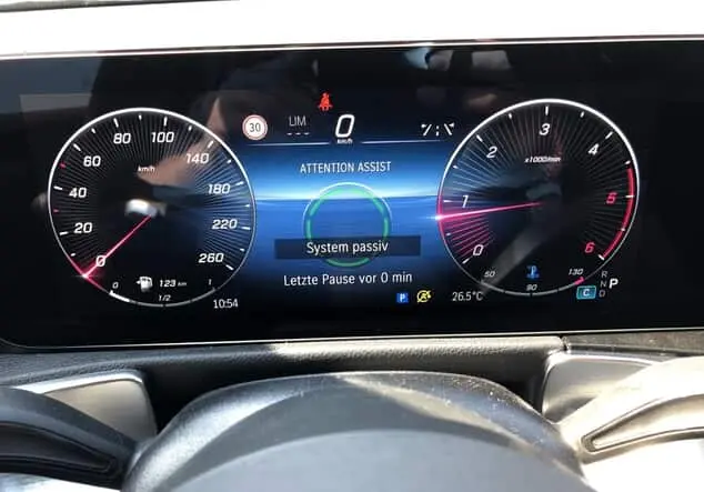 Angebotsdetails Mercedes-Benz GLB 200 d 4MATIC ++sofort verfügbar++ Graulack mountaingrau