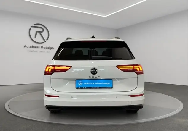Angebotsdetails Volkswagen Golf VIII Variant 1.5 TSI Life / WeiÃ (Pure White)
