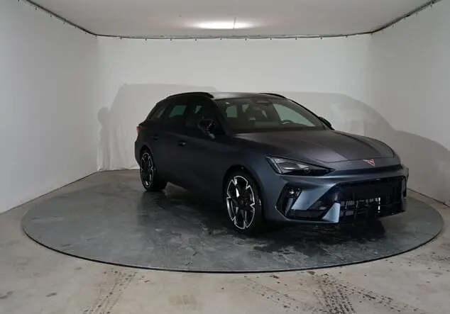 Angebotsdetails Cupra Leon Sportstourer Cupra Leon ST 1.5 eTSI 110 kW (150-PS) 7-Gang-DSG Magnetic Grau Matt
