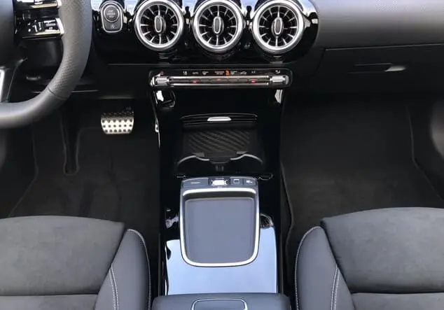 Angebotsdetails Mercedes-Benz CLA 200 Shooting Brake ++verfügbar ab 27.09.25++ Grau manufaktur lack manufaktur alpingrau uni