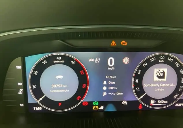 Angebotsdetails Skoda Octavia Combi 2.0TDI 150PS SELECTION AHK.KAMERA.NAVI.SHZG.2xPDC.ACC Schwarz-Magic Perleffekt