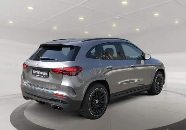 Angebotsdetails Mercedes-Benz GLA 220 d 4MATIC ++sofort verfügbar++ Metalliclack mountaingrau