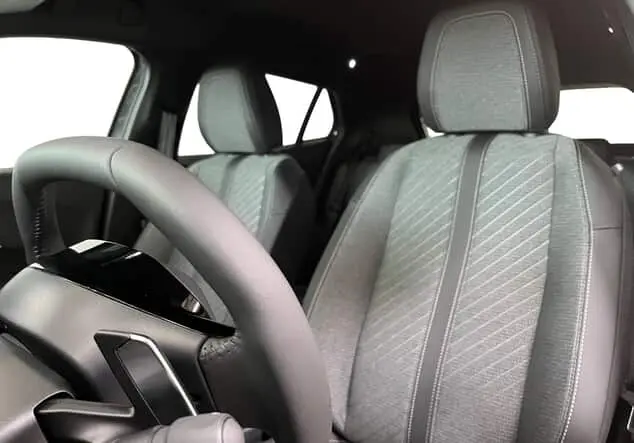 Angebotsdetails Peugeot 2008 Allure 1.2 Pure Grau/typ aussenverkleidung-lackierung