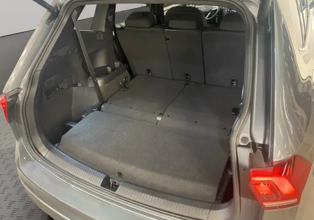 Angebotsdetails Volkswagen Tiguan Allspace 1.5 TSI Move / 7-Sitzer Grau (Platium Grey Metallic)