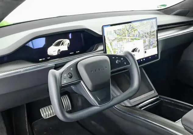 Angebotsdetails Tesla Model S Plaid FSD Yoke STHZ 21